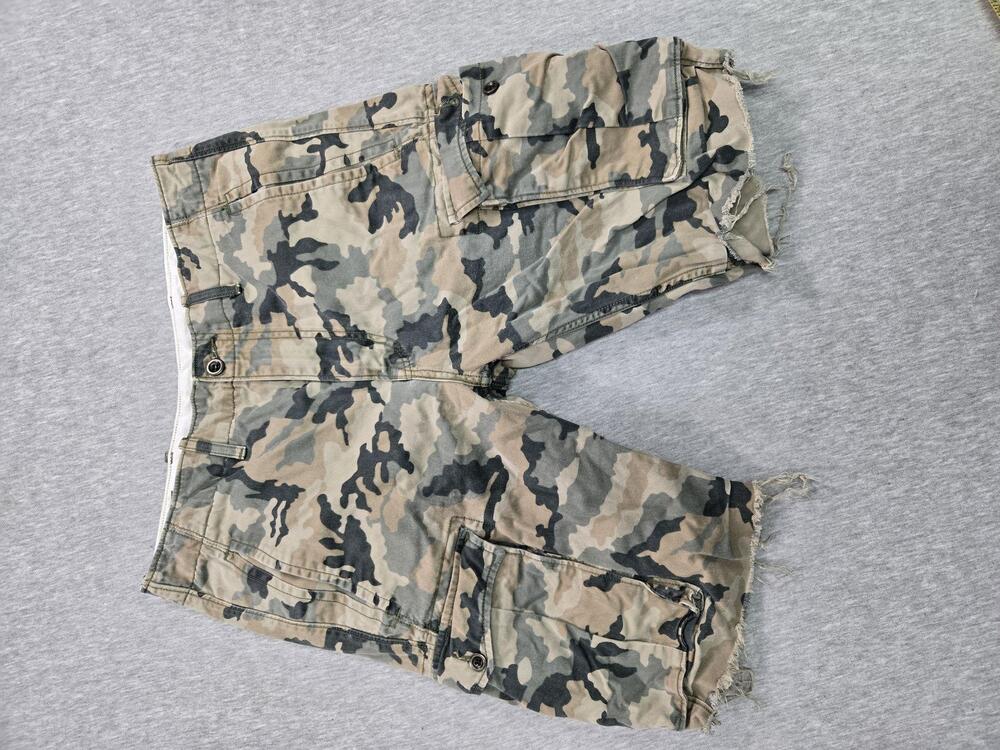 Levi's Shorts Mens 31 Green Camo Cargo Canvas Distressed Army Outdoor Utility